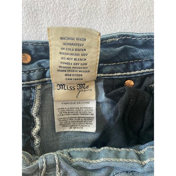 Miss Me Signature Crop Embellished Gems Jeans (27-28”Wx24”L) Style #: JE8664C# - Picture 8 of 10